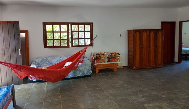 Spacious house in Ilhéus close to the beach in green area with space for events