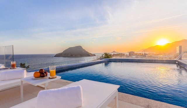 Spacious Ocean-Front Room Ideal for Relaxation | For Large Family or Groups!