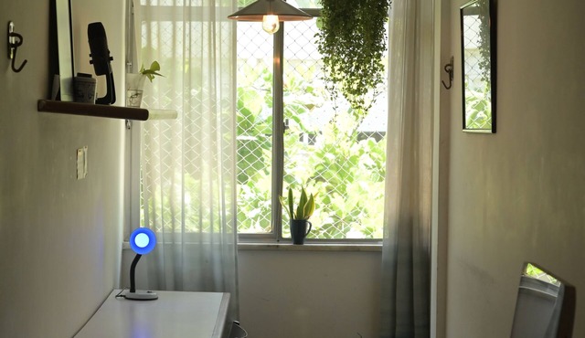 Spacious one-bedroom apartment in Humaitá/Botafogo. Great location.