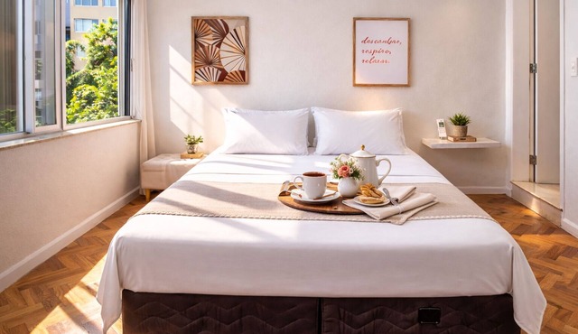 Spacious, Simple and Economical next to Barra With Air Conditioning