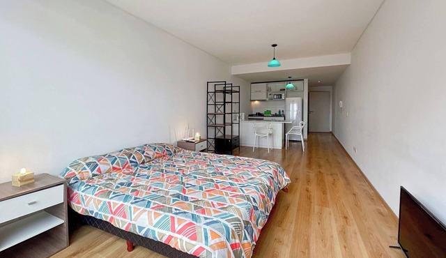 Spacious Studio in San Telmo with Balcony, Gym & Pool