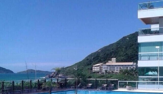 Spectacular apartment in the best condominium on Santinho Beach.