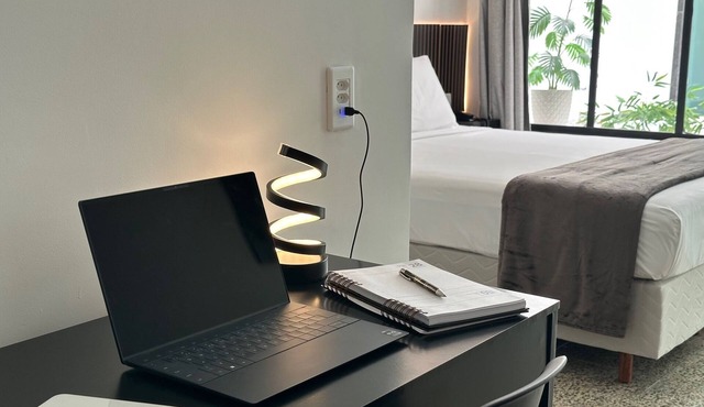 Status Elegance Hotel