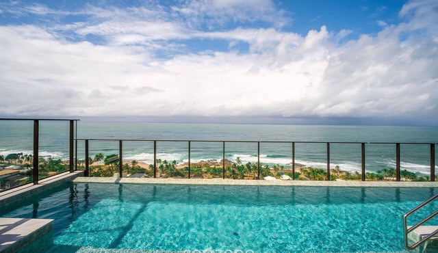 Stay Just Steps From Itapua Beach, With Pool and gym - RGF
