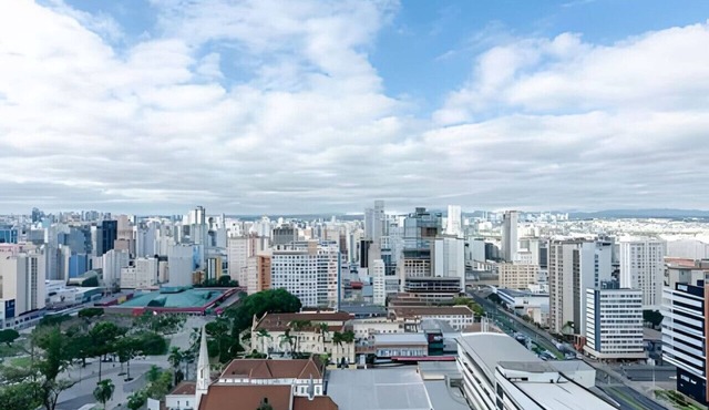 Studio 25º Andar, Garagem, Sacada e Linda Vista.