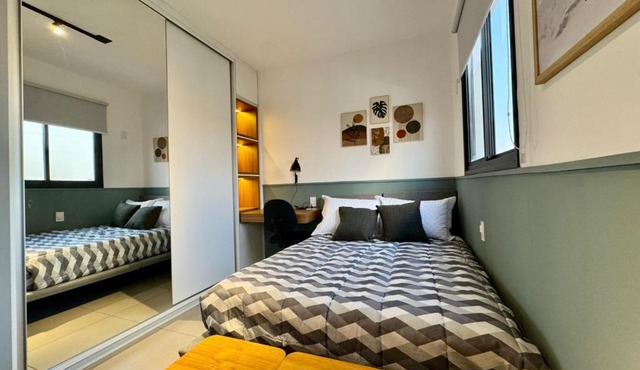 Studio 305 with panoramic pool - close to USP