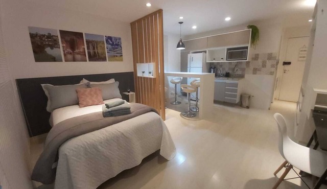 Studio Apartamento Clube Piscina Aquecida e Academia no Centro Curitiba MID Home