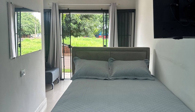 Studio apartment with private entrance near the shopping mall.