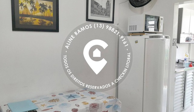 Studio apartment with Wi-Fi one block from the beach.
