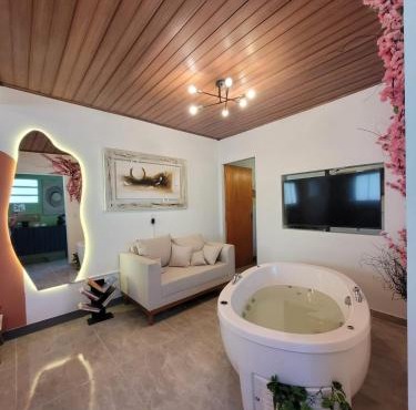 Studio com hidromassagem em Guararema