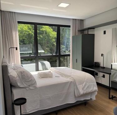 Studio com hidromassagem | 200m da Vila Germânica