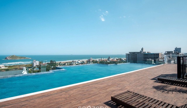Studio in a Condo w/Pool 550m From Beach Tor0407
