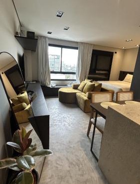 Studio moderno e completo com ótima localização