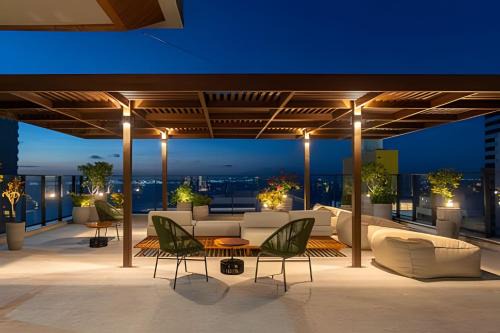 Studio Moderno em Salvador c/Rooftop Sensacional