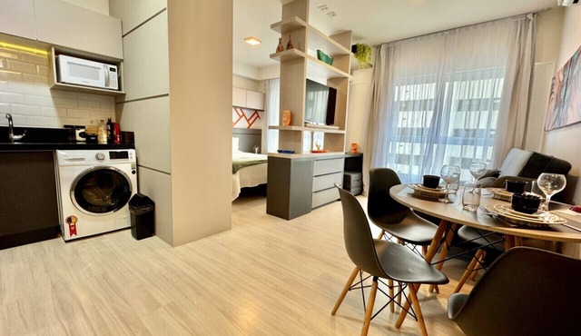 Studio, piscina e lava e seca, frente ao Shopping