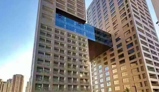Studio Top - 31 mts - 1 space - Cond Almagah