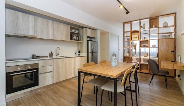Stylish studio: WiFi/Balcony/Gym/Pool | Welcome2BA Team