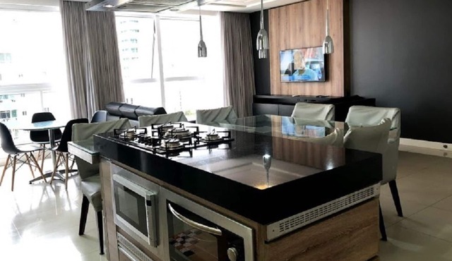 SUITABLE NEW MODERN c / 3 suites / 4 Aircon / 4 TV's LED / Wifi / 2 garages