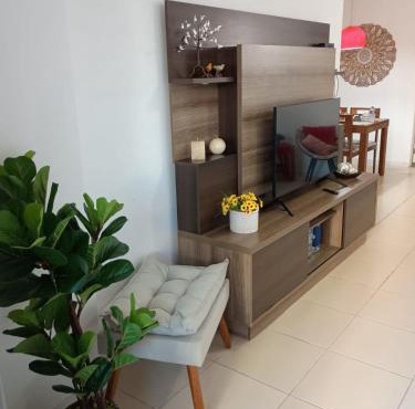 Suite, 2quartos, cozinha completa, varandão, 2 vagas de garagem