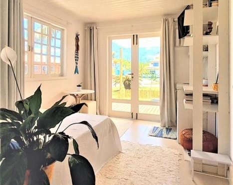 SUITE DA FRENTE COM COPA, WIFI E ACESSO INDEPENDENTE