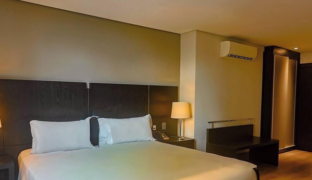 Suite Double by ¼ UmQuarto 3-PR.