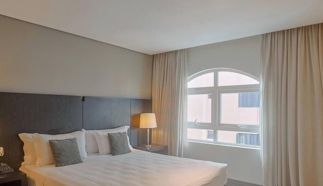 Suite Double with kitchen by ¼ UmQuarto 4-PR.