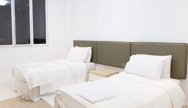 Suite with 2 single beds