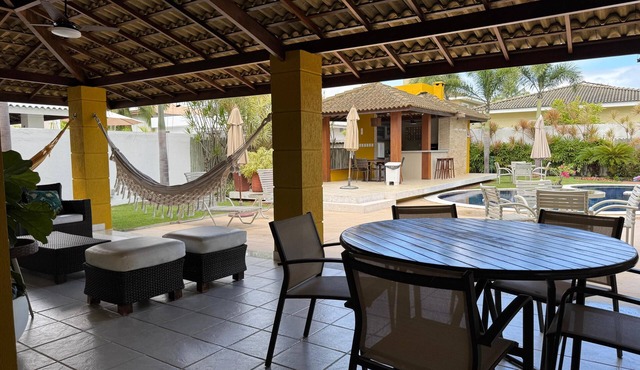 Super nice house in Busca Vida, 50m from the beach!