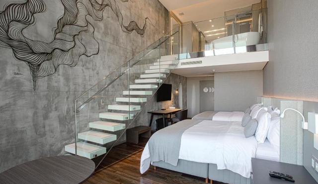 Suryaa Hotel Pinhais, Curio Collection by Hilton