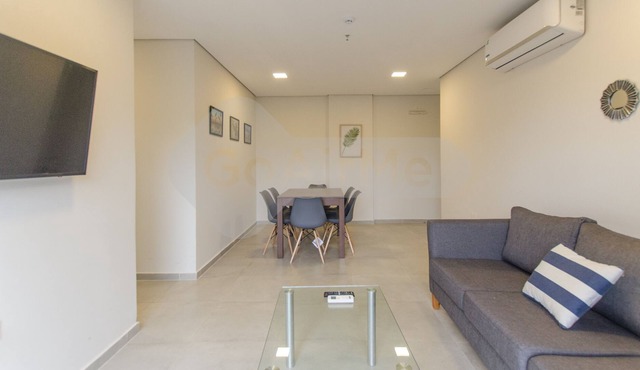 This apartment is a 2 bedroom(s), 2 bathrooms, located in Asuncion, Central.