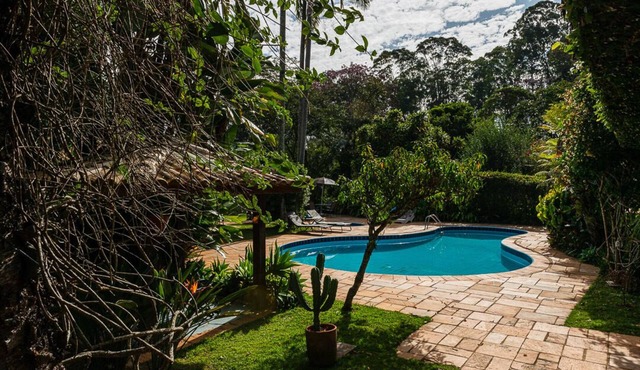 Tranquility and nature, 300MB fiber optics, cable TV, sauna, swimming pool, linen!