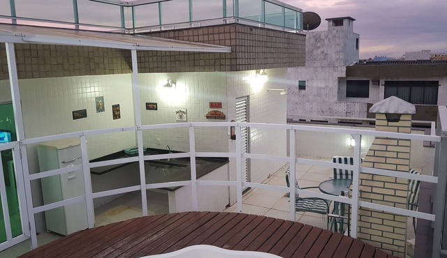 Triplex w/spa, 2 suites and 3 more bedrooms, seafront avenue, overlooking the sea