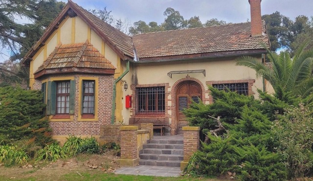 Tudor House - Stay in Chascomús