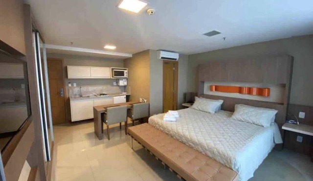 Um Flat Dentro de um Hotel de Luxo Localizado Próximo aos Grandes Shoppings
