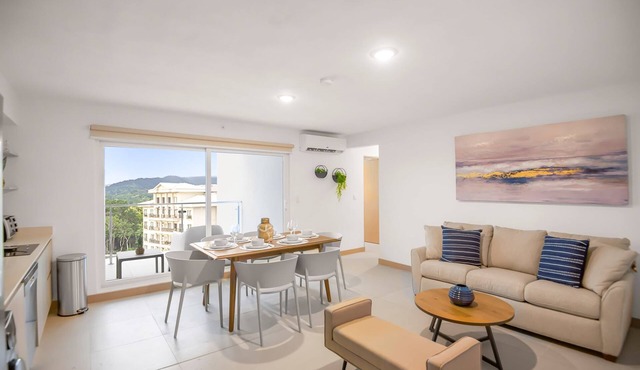Upstay New 3BR Condo w Breathtaking Mountain views