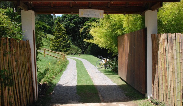 Vale das Videiras - House 250m from the town center with 5 suites, swimming pool and sauna.