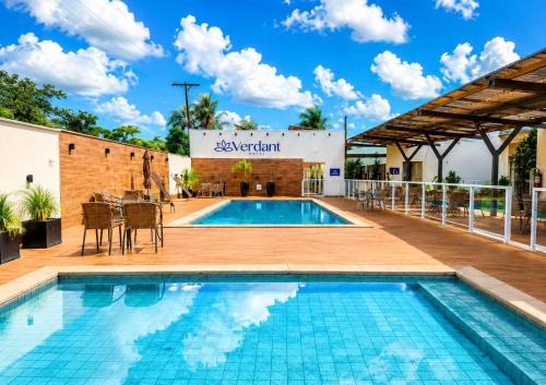 Verdant hotel