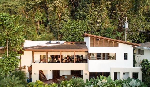 Villa at white sandy Beach Matapalo, Escondida (2 minute walk)