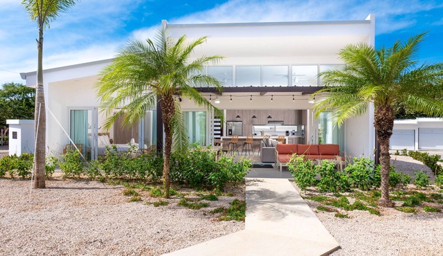 Villa de Piña: Brand New, 2 Min Drive to Surf & Sunsets @ Playa Avellanas
