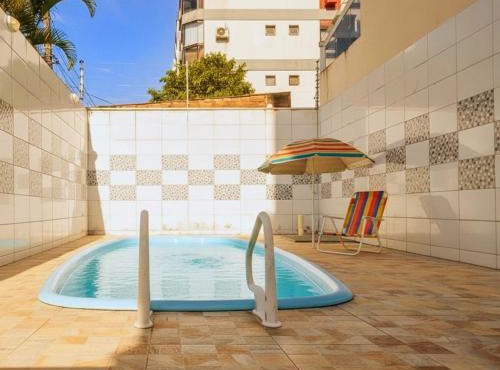Villa Enseada - Charme e conforto a 650m da Praia da Enseada