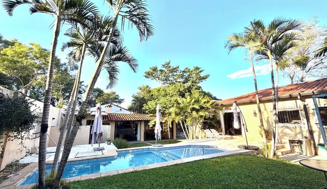 Villa Principito in the heart of San Bernardino, with a pool, views, and a barbecue area