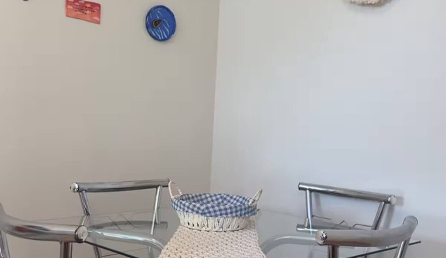 Welcoming and complete | 24-hour concierge and covered parking space