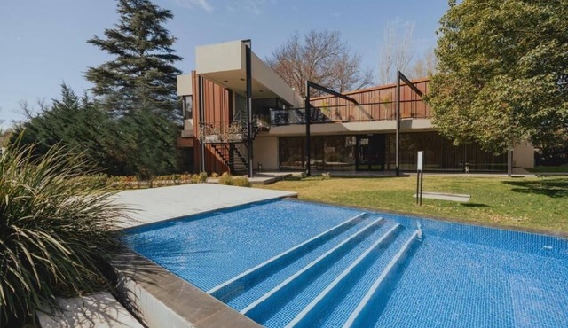 Wellness Oasis: Heated Indoor Pool, Sauna & Hot Tub | 1.4 Mi to Sarmiento Park