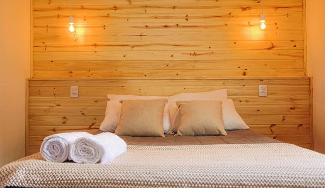 | White cabin | Fireplace, fireplace, tranquility, ideal for families and friends