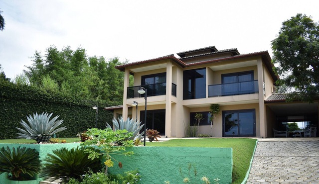 Wonderful residence in Alto da Ferradura, with stunning views!