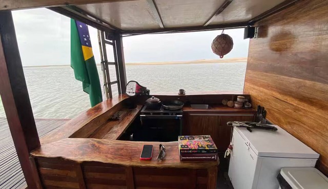 Yara Floating Villa Floating Inn