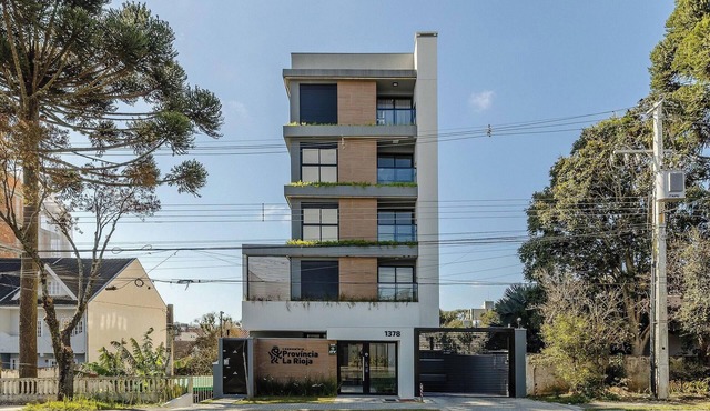 Your Complete Stay in a Building w/a gym and Garage in Curitiba - Plags