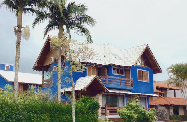 BLUE HOUSE IN INTERNATIONAL JURERÊ