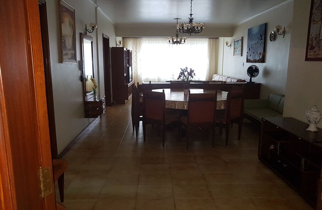 comfortable, quiet apartment, family building and on the same block from the beach. in Vila Assuncao