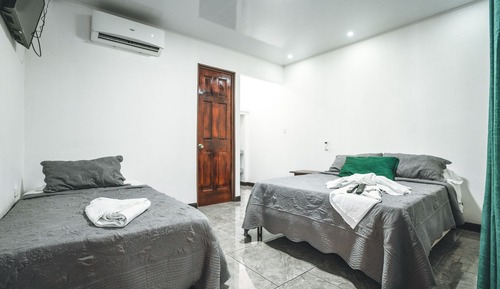 Standard Triple Room, Non Smoking, Ensuite